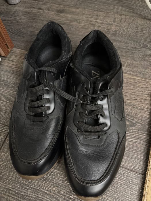 Продам оригинал кроссовки Zara