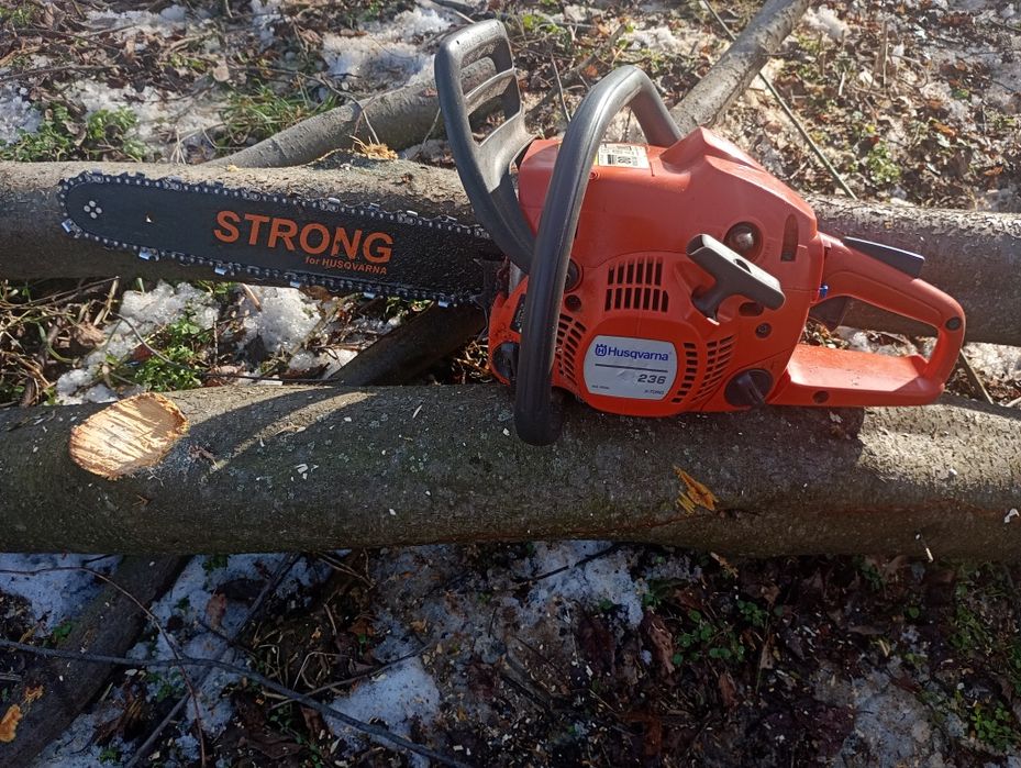 vând husqvarna 236