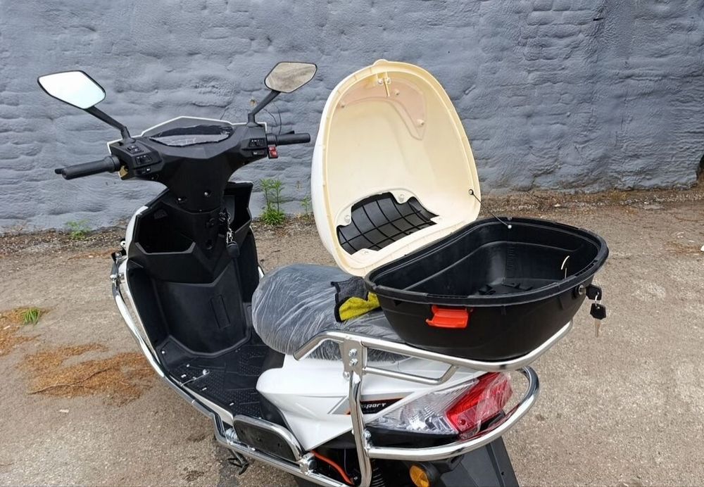 Продам новый скутер.