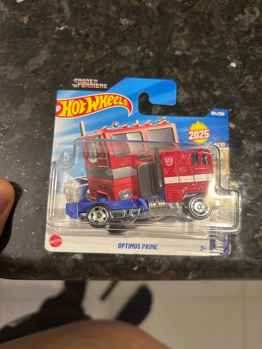 Hot wheels Optimus prime 2025 regular