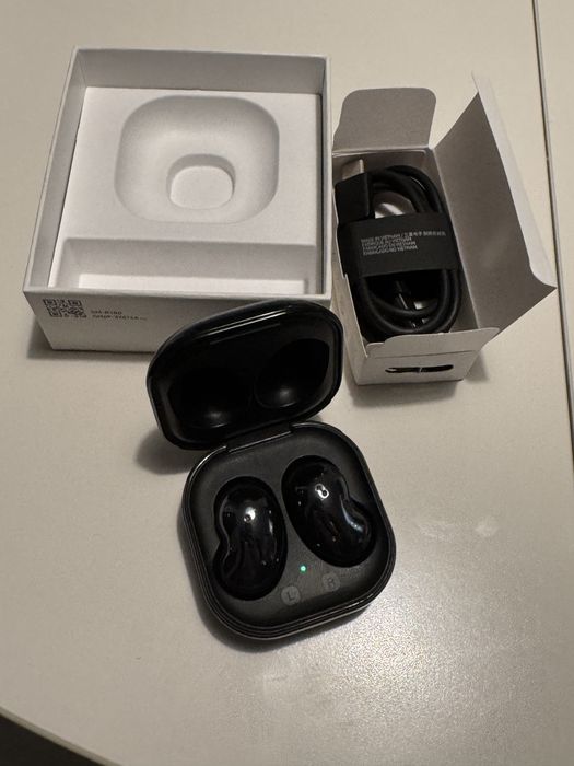 Casti Samsung Buds Live