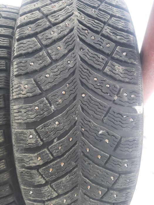 Продам шины. 215/60/17 мишелин.