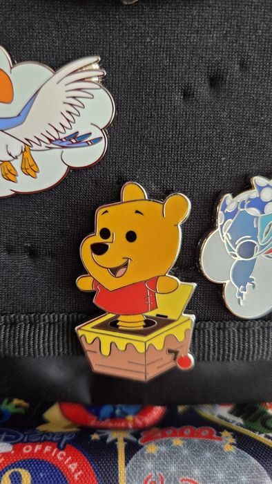 Колекционерска дисни значка (Disney pin)
