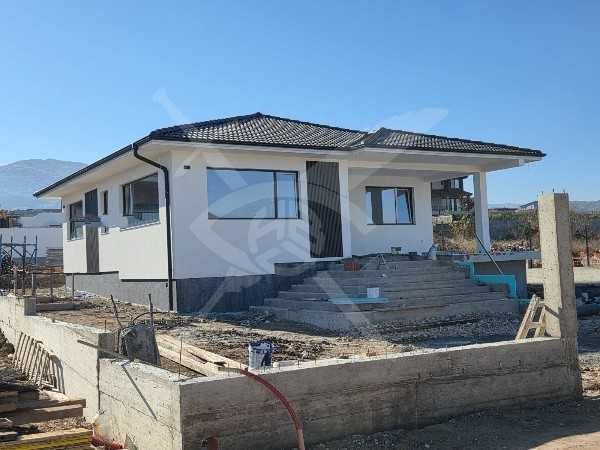 Къща в Белащица!