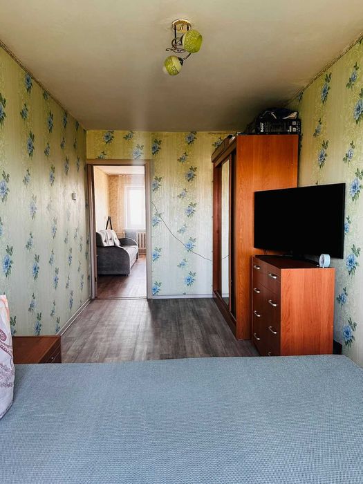 Продам 2 ку ломоносова 11\2