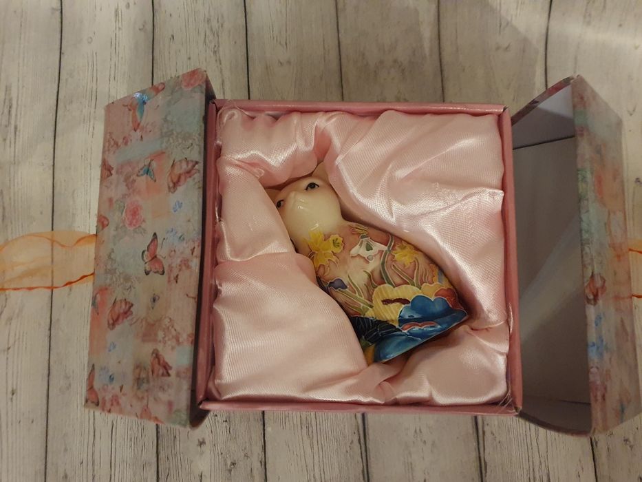 Статуэтки Empire