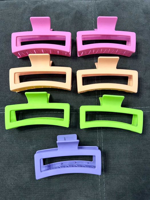 Гривни и други аксесоари