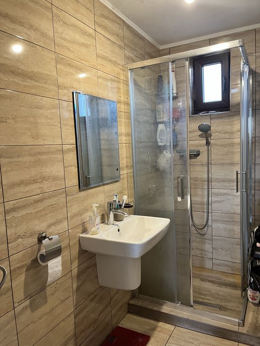 Casa de vanzare in zona linistita, teren 573mp