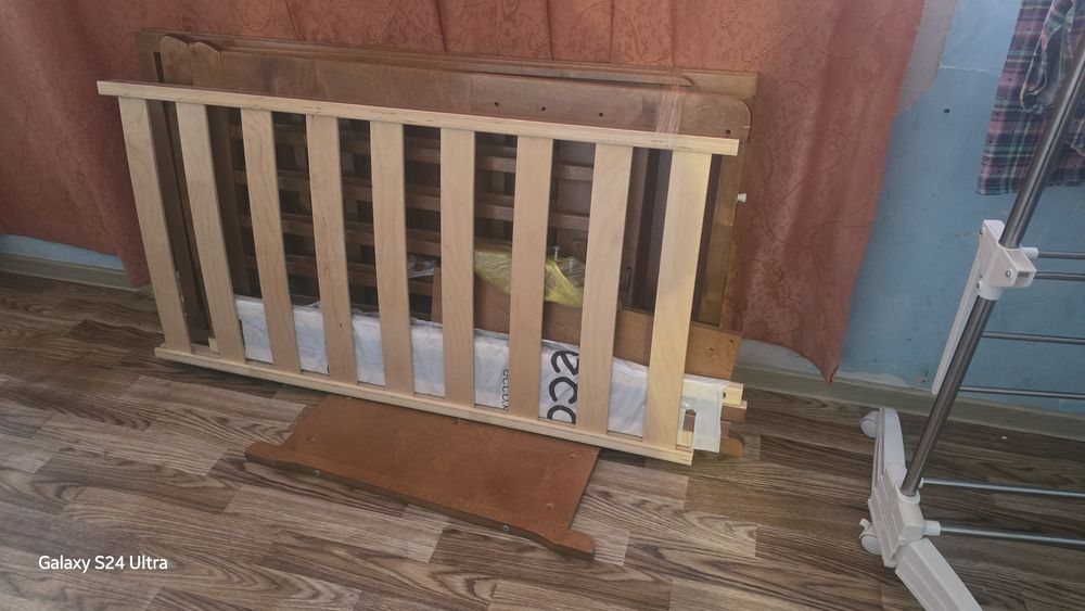 Продам детскую кроватки маятник