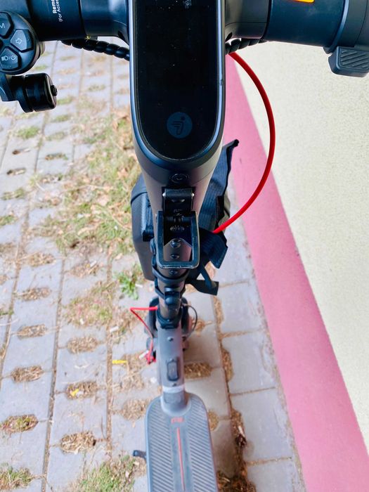РАЗПРОДАЖБА !!! Електрически скутер-тротинетка SEGWAY KICKSCOOTER F3 E ДО 25 КМ/Ч, ПРОБЕГ ДО 70 КМ
