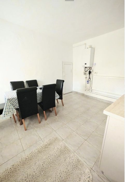 Proprietar, casa frumoasa, Zadareni, 810 mp, toate utilitățile