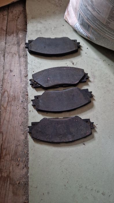 Тормозные колодки, диски на Тойота РАФ4