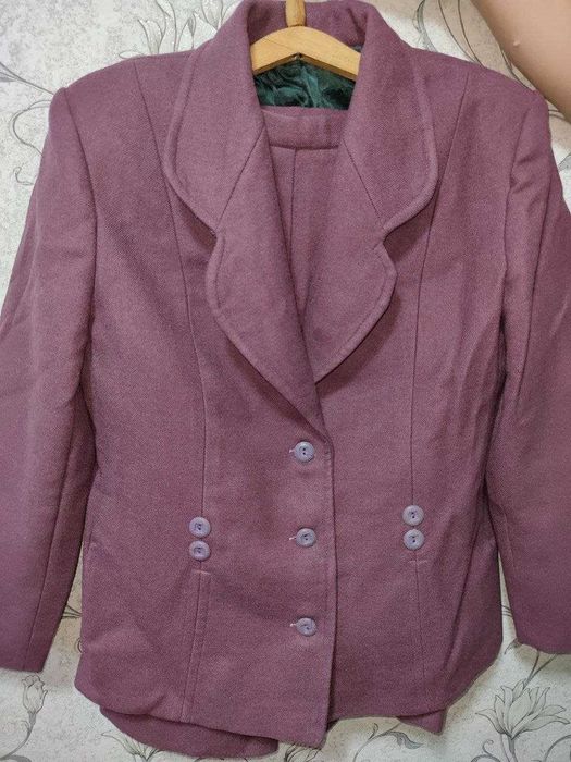 Продаётся костюм