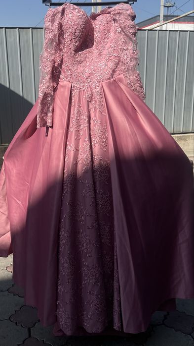 Вечернее платье