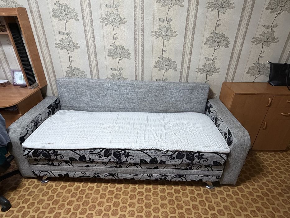 Продам диван.