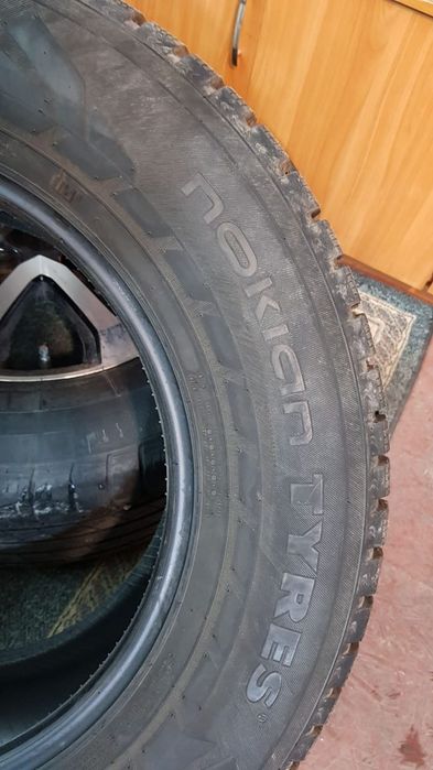 Продам 4 диска и резину