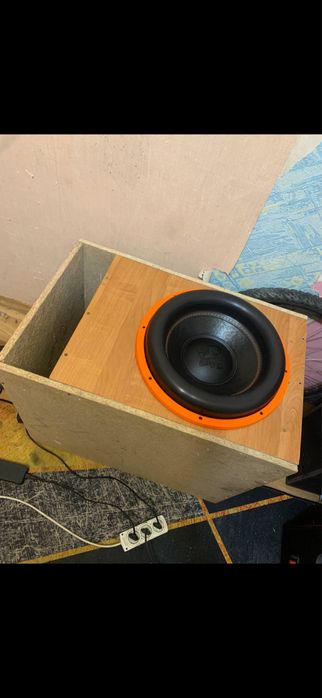 продам сабвуфер в идеале 15 дюйм