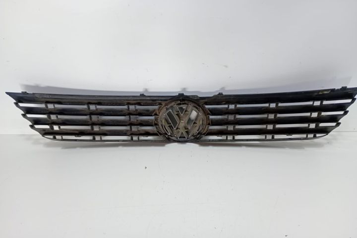Grila radiator 3B0853653C Volkswagen VW Passat B5