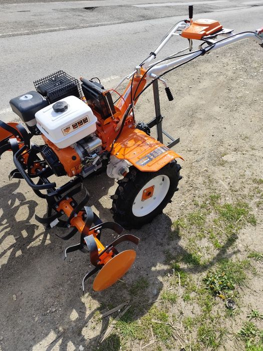 Vând motocultor Ruris de 18 cai