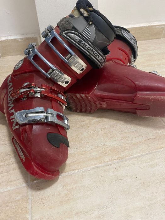 Ски обувки и ски