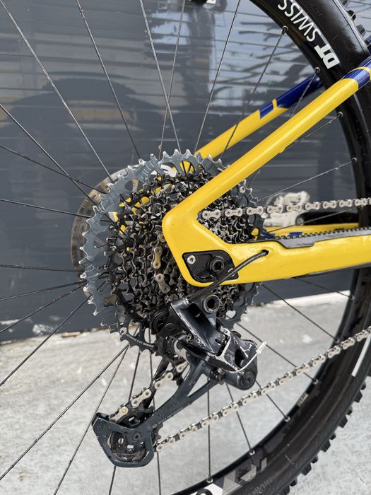 Bucicleta Mondraker Superfoxy Carbon R