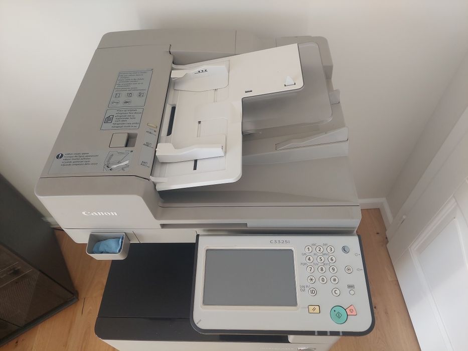 De vanzare imprimantă Canon  C3325i