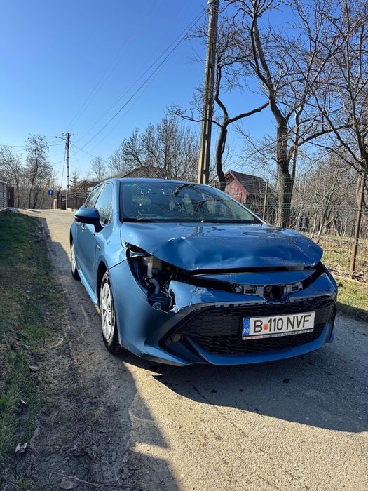 Toyota Corolla 1,8 Hybrid 2021 Touring Sport 44000 km avariat