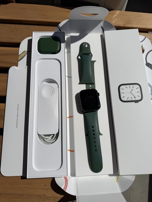 Apple Watch Series 7 45mm GPS Green Aluminum + Clover Sport Band
