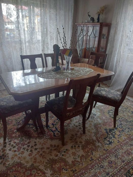 Set mobila living din lemn furniruit.