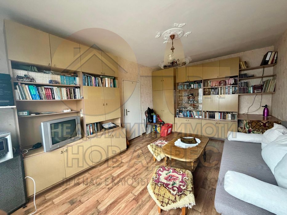 Тристаен Апартамент , Изцяло Южен , Среден Етаж гр. Търговище кв. Запад 3