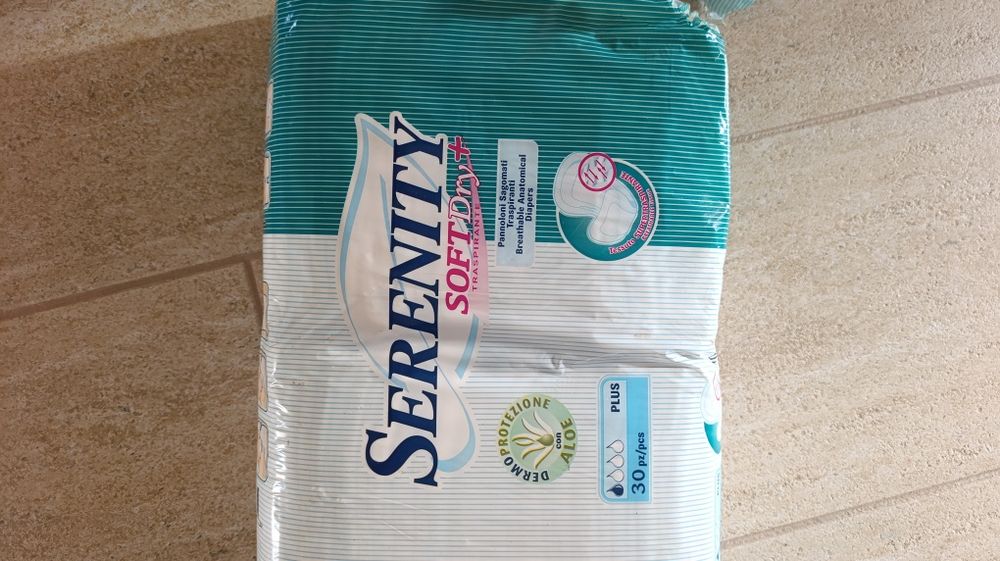 Vând Scutece adulti  noi