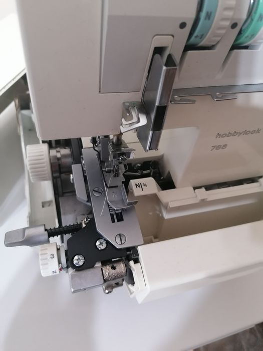 Mașina de surfilat Pfaff