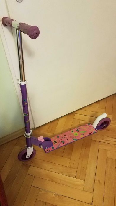 Продават се детски велосипед и тротинетка