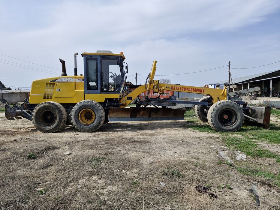 Продам автогрейдер XCMG 215G