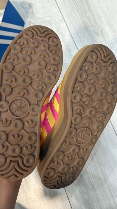 Нови Adidas Gazelle в жълто и розово