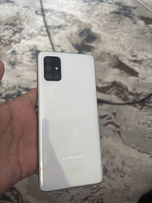 Samsung A71 с коробкой