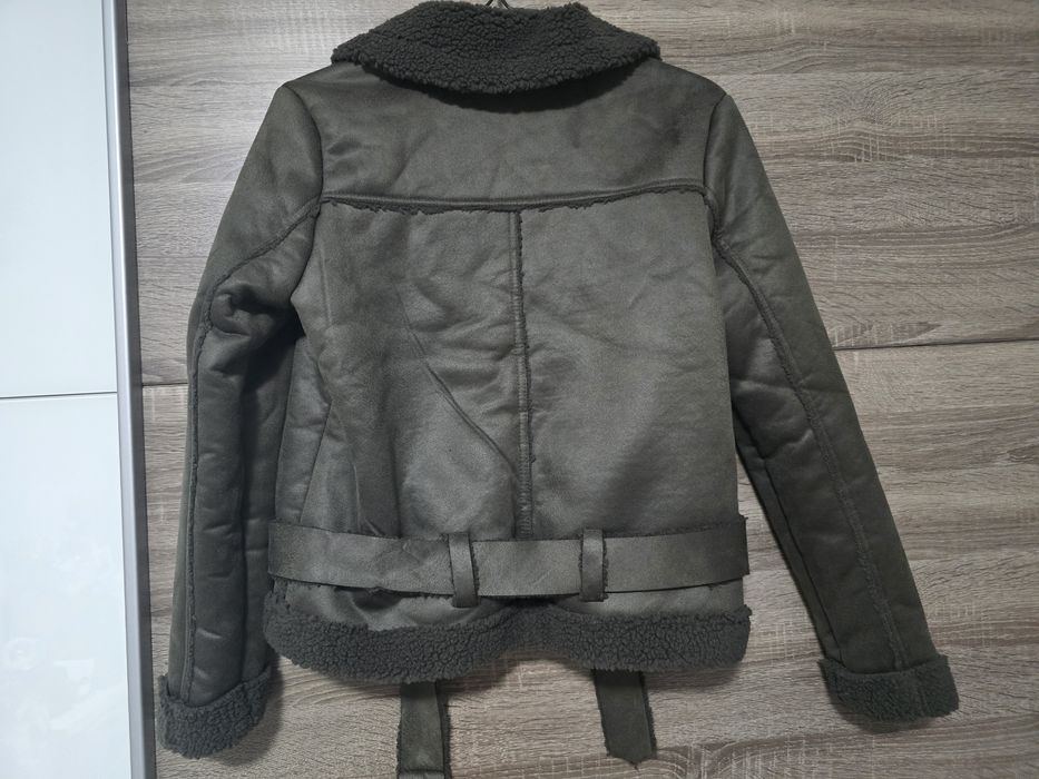 Тъмно зелено яке