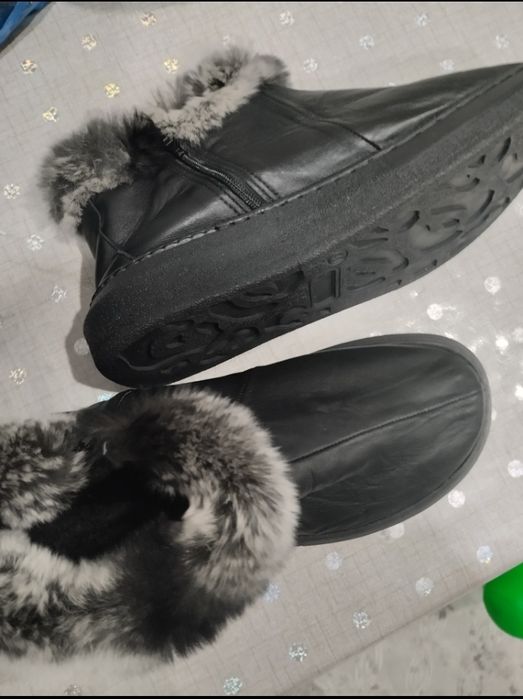 Продаю женскую обувь