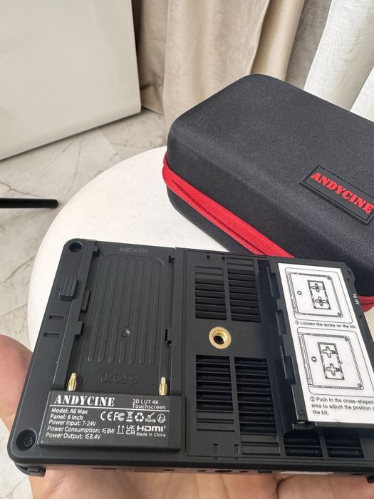 Vând monitor extern Andycine A6 Max