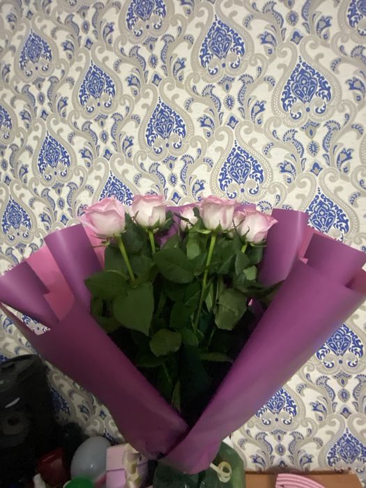 Букет гүл сатылады