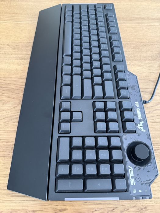 ASUS TUF Gaming K1 RGB + wrist rest, complet funcțională