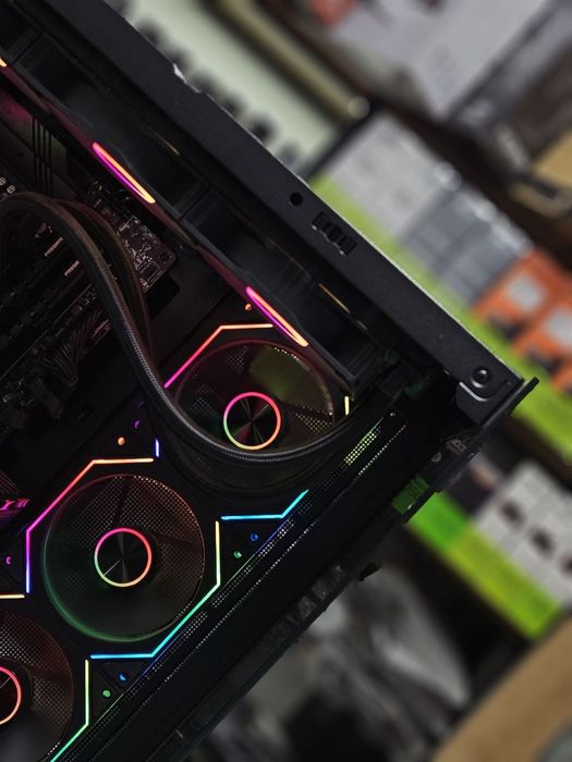 Ryzen 7800x3d RTX 5070TI DDR5 32