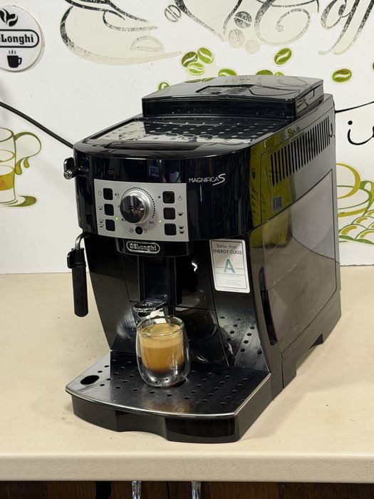 Кафемашина кафе автомат delonghi magnifica S с гаранция