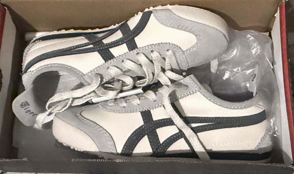 Кроссовки новые.