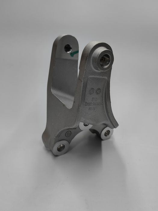 BYD Кронштейн задней подвески BYD orqa podveska kranshteyni