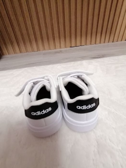 Маратонки Adidas