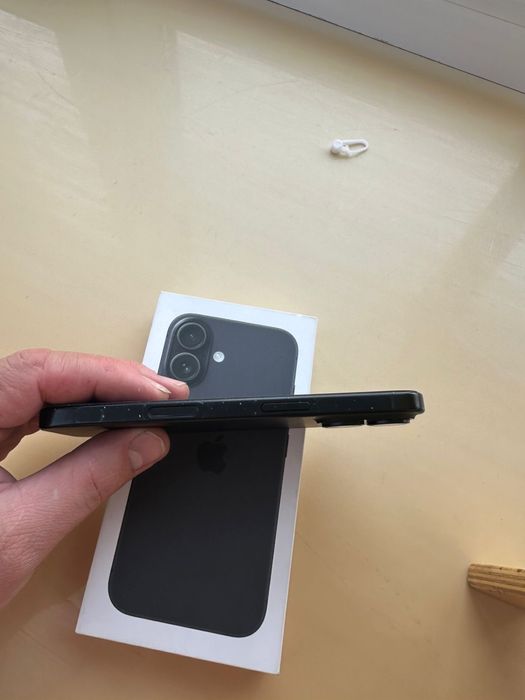 Айфон 16 акб 92 без торга