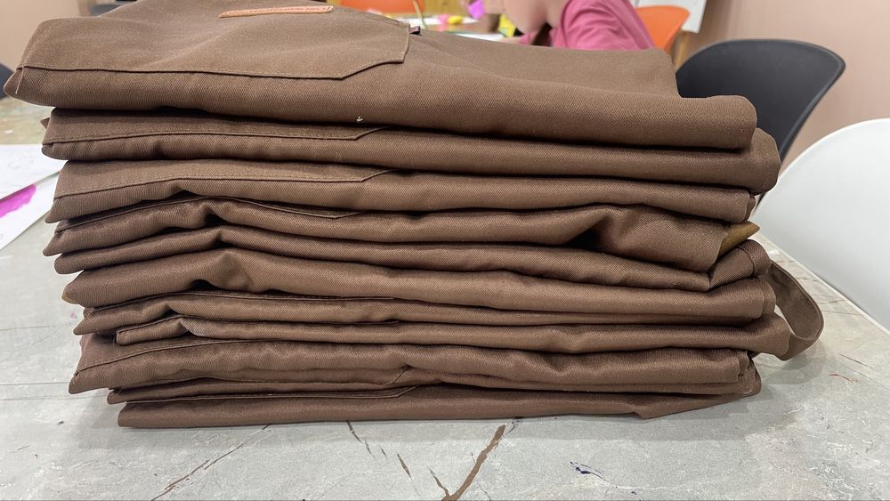 Настольные мольберты и фартуки