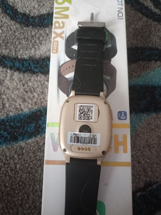 Смарт часы. Привязываются к телефону