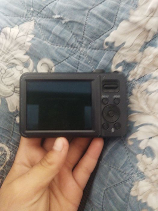 Камера: Samsung zoom Lens торг имеется